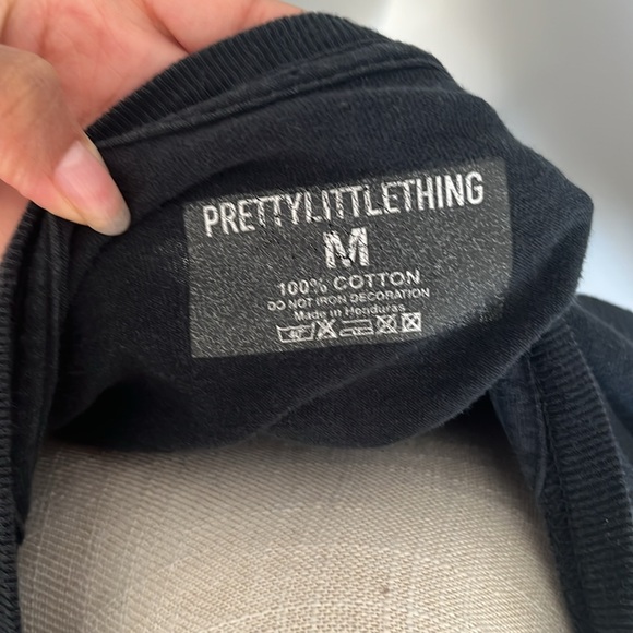 Pretty little thing iconic print tee - Picture 6 of 9